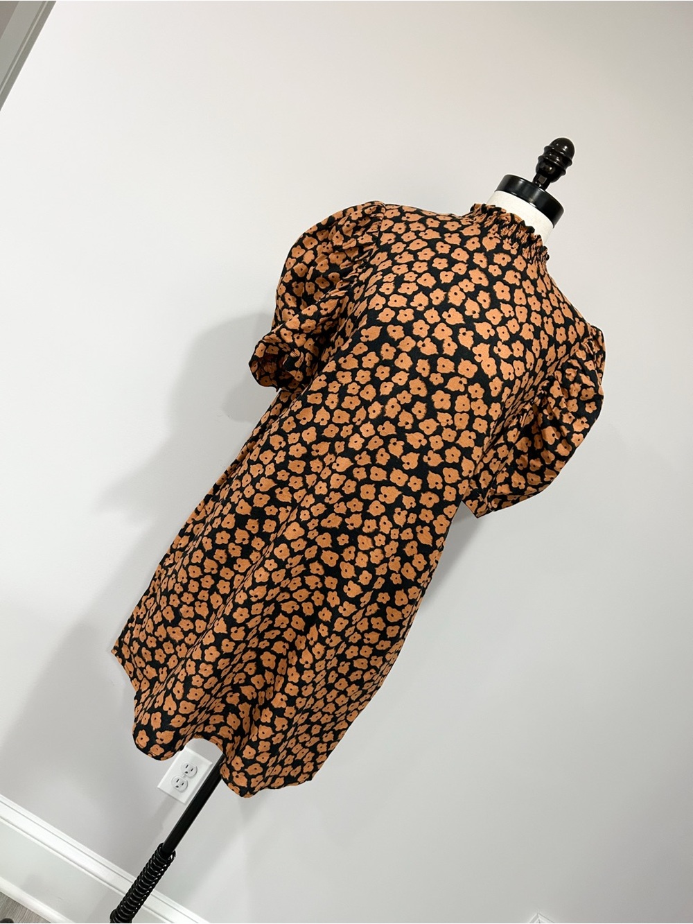Who What Wear Black & Tan Floral Puff-Sleeve Tunic